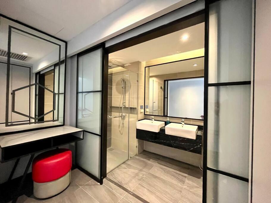 M101 Klcc Kl City King Suites By Livin Kuala Lumpur Dış mekan fotoğraf